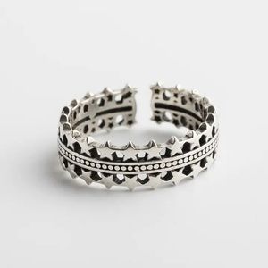 925 sterling silver adustsble double star ring. Silver color.